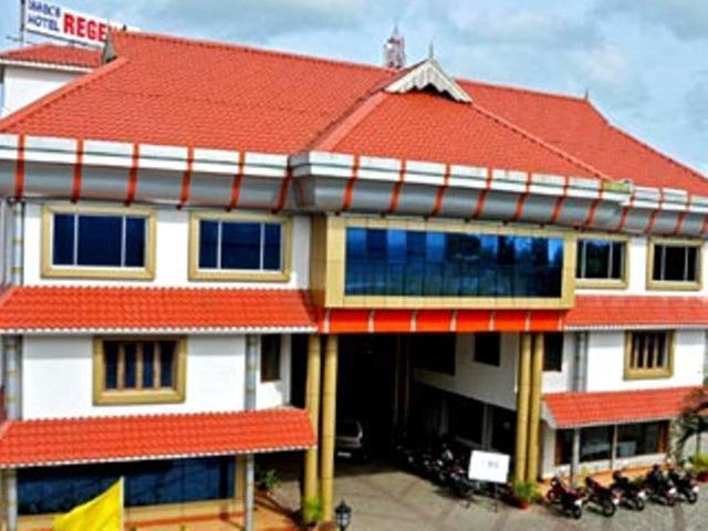 Hotel Issacs Regency Sultan Bathery Exterior foto