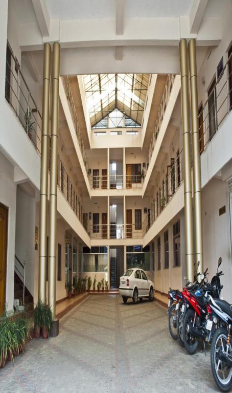 Hotel Issacs Regency Sultan Bathery Exterior foto